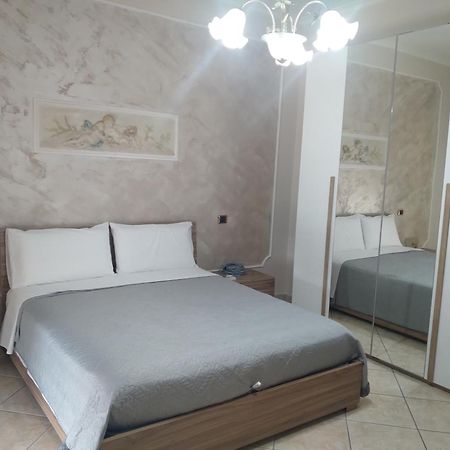 Turisti A Casa Mia Bed & Breakfast Santa Maria La Carita Bagian luar foto