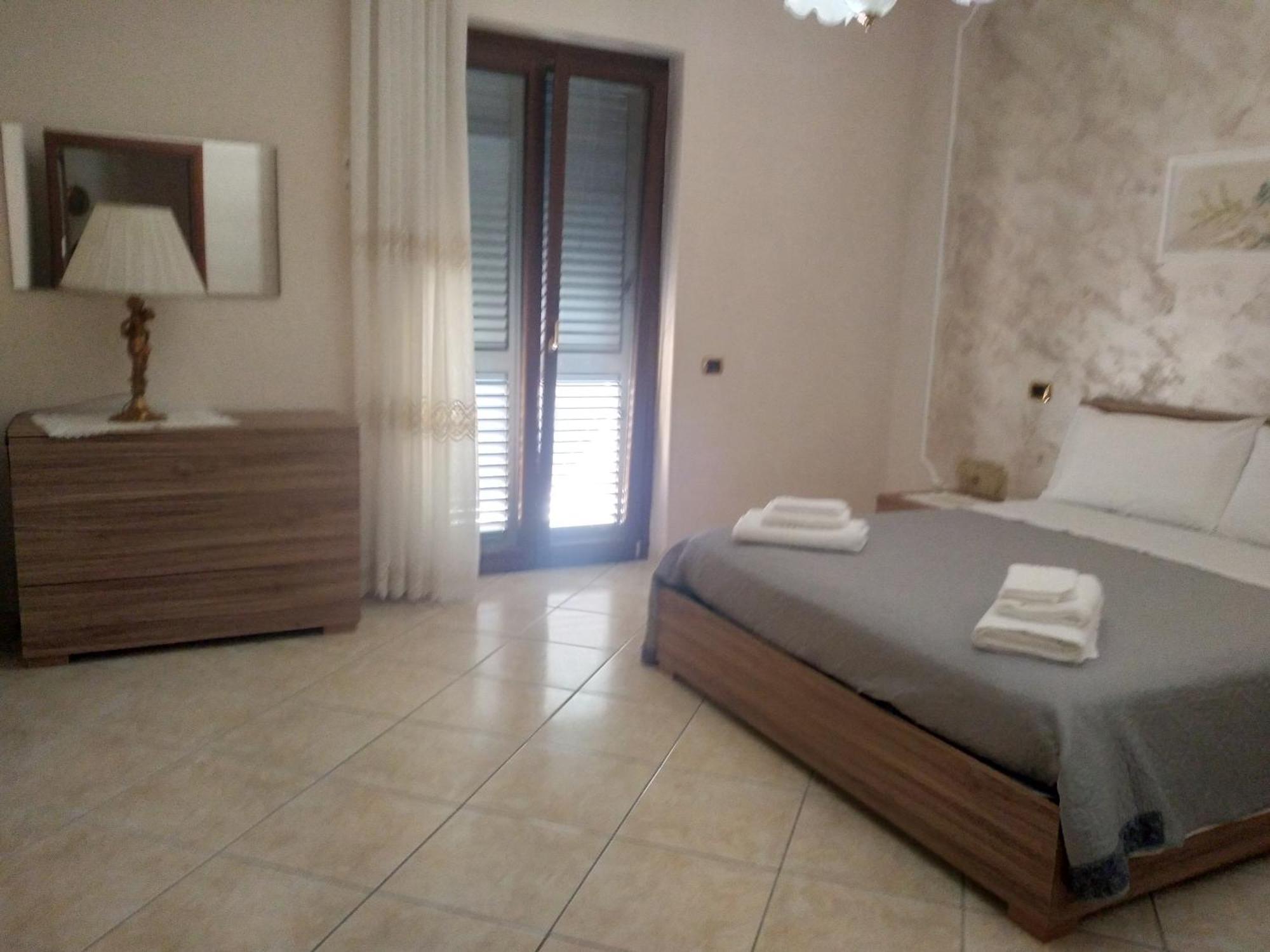 Turisti A Casa Mia Bed & Breakfast Santa Maria La Carita Bagian luar foto